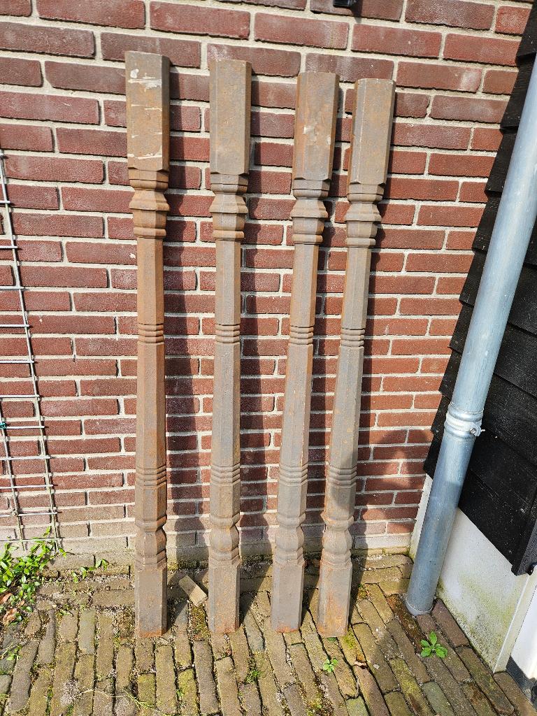 4 x gietijzeren decoratie pilaren Hoog 1.50 meter, Ophalen, Zo goed als nieuw