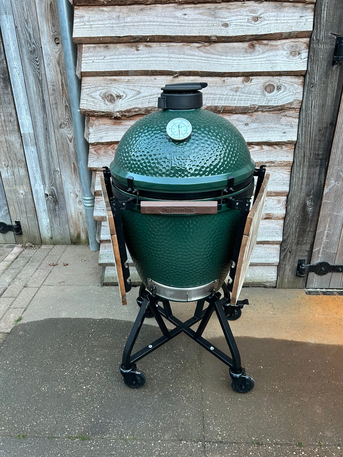 Big Green Egg Large met IntEGGrated Nest + Handler, Jardin & Terrasse, Barbecues au charbon de bois, Enlèvement, Comme neuf