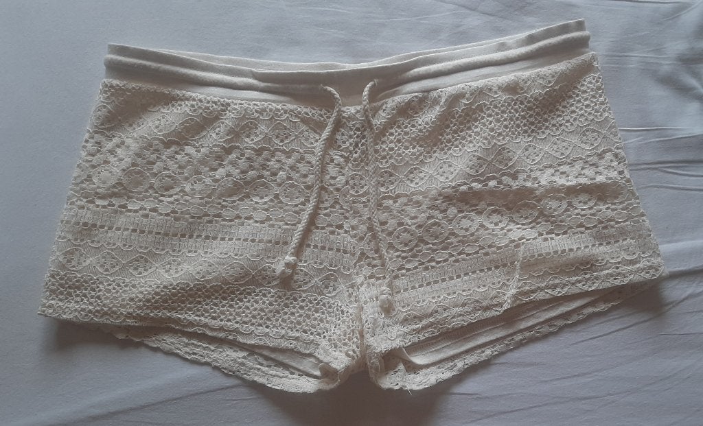 Undiz short maat L, Kleding | Dames, Broeken en Pantalons, Kort, Verzenden, Wit, Maat 42/44 (L)
