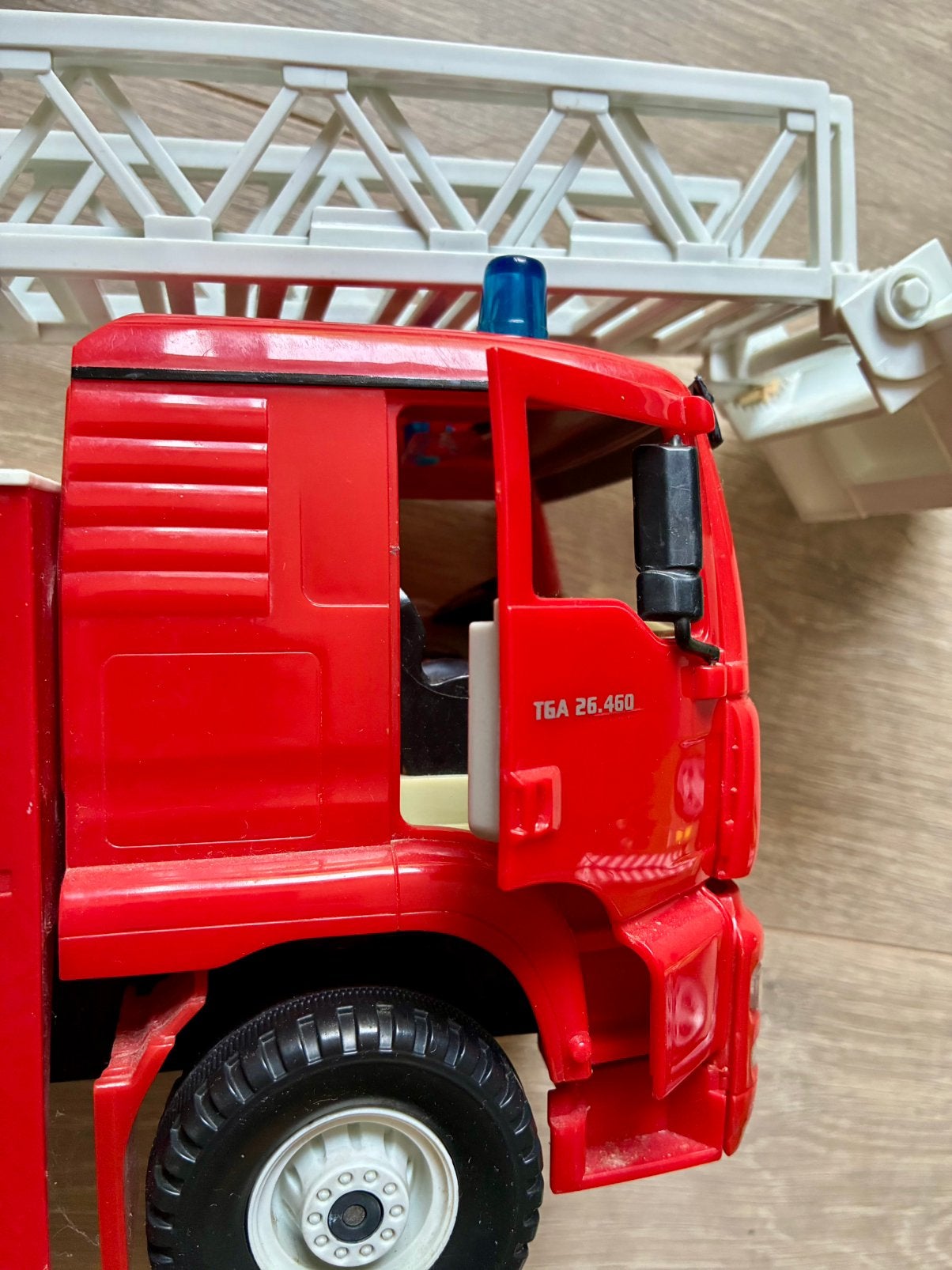 Grote brandweerwagen (+-50cm lang), Hobby en Vrije tijd, Modelauto's | 1:32, Ophalen, Gebruikt