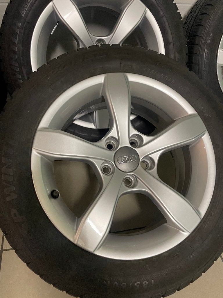 JantesDunlop d'hiverAudi A1Settd'origine en excellent état !, Neuf, 15 pouces, Pneus et Jantes, Pneus hiver