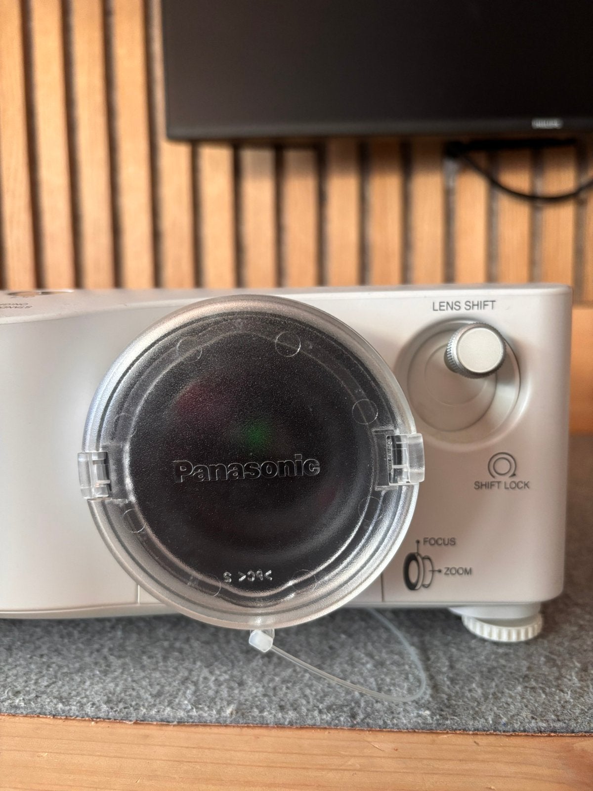 Supermooie Panasonic PT-AX200E beamer klaar voor het WK, Audio, Tv en Foto, Beamers, Ophalen of Verzenden, Zo goed als nieuw