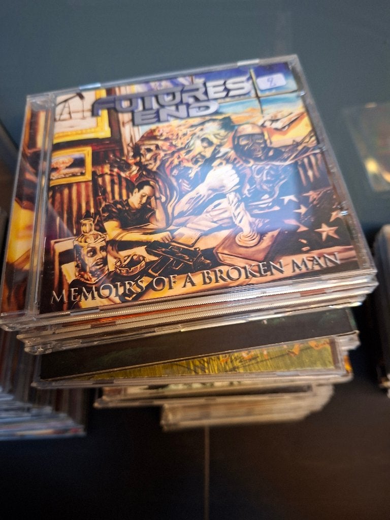 cd - futures end - memoirs of a broken man, Ophalen of Verzenden, Zo goed als nieuw, Power metal, Inclusief boekje
