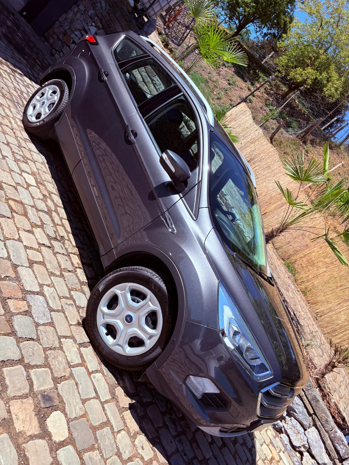 Ford kuga 1.5 ecoboost • 59.000km • gps • clim • a voir, Autos, Argent ou Gris, Achat, Euro 6, Noir