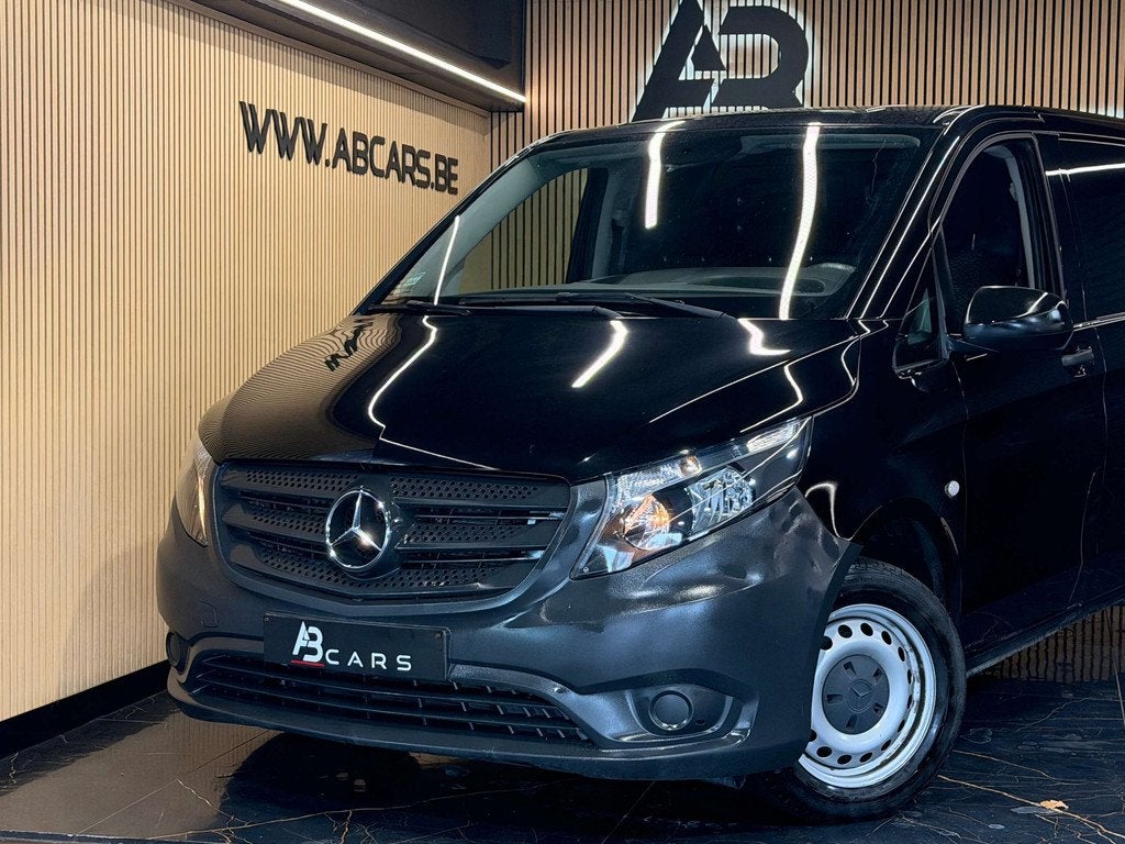 Mercedes-Benz Vito 1.7 * UTILITAIRE 3 PLACES * GAR 12 MOIS *, Auto's, Bestelwagens en Lichte vracht, 75 kW, Stof, Gebruikt, 1749 cc
