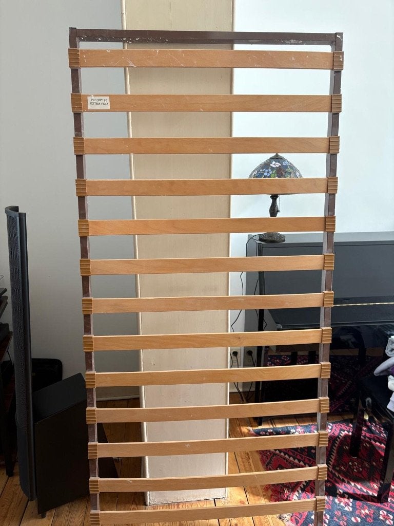 Boxspring van 90 cm om weg te geven, Ophalen, Gebruikt, Bedbodem
