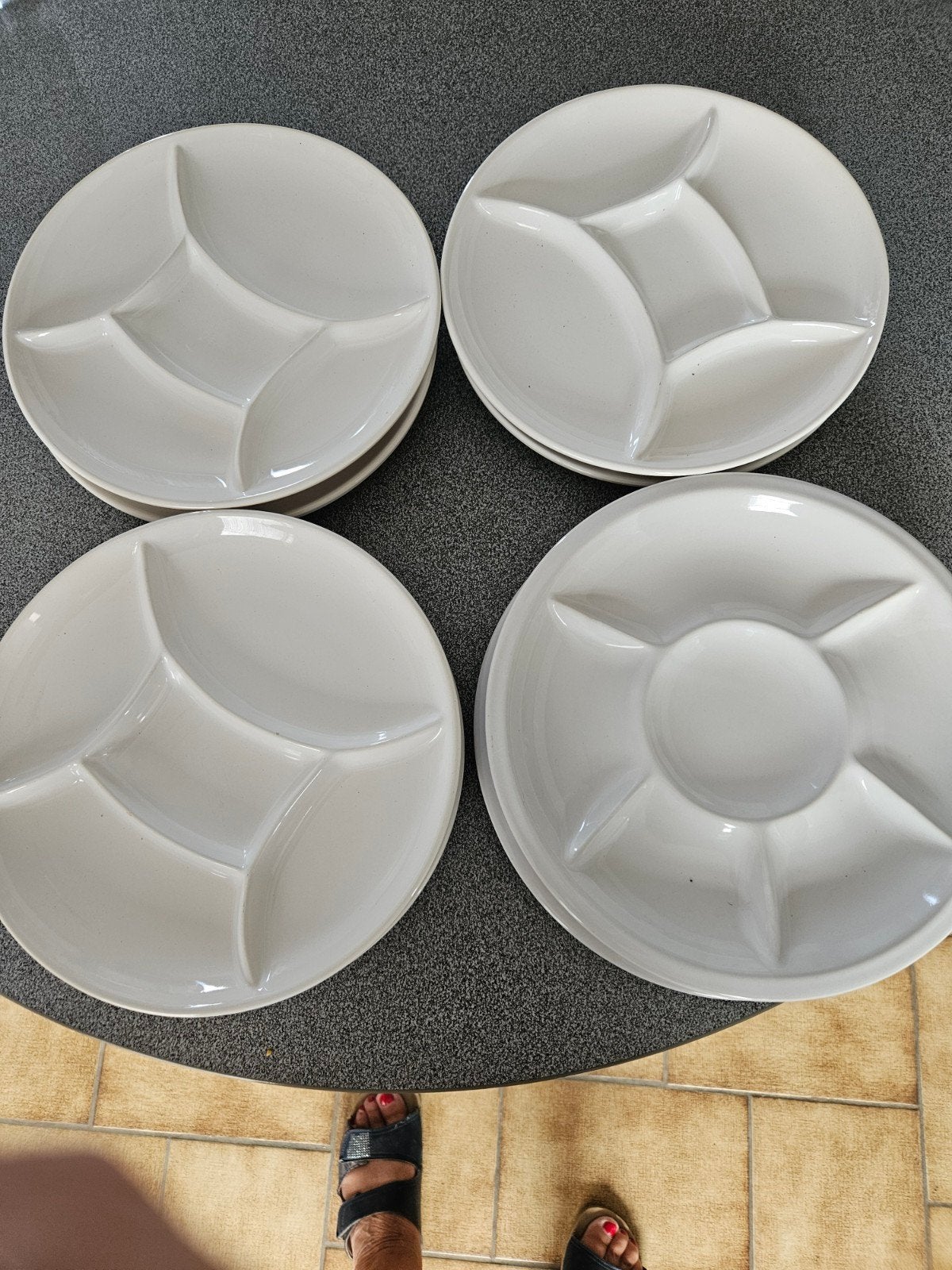 8 assiettes ecru en etat parfait, Huis en Inrichting, Woonaccessoires | Onderzetters, Ophalen