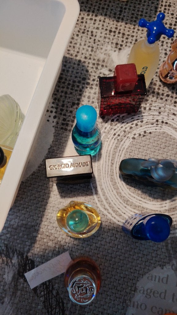 Vintaged mini parfums verzamel objecten, Enlèvement