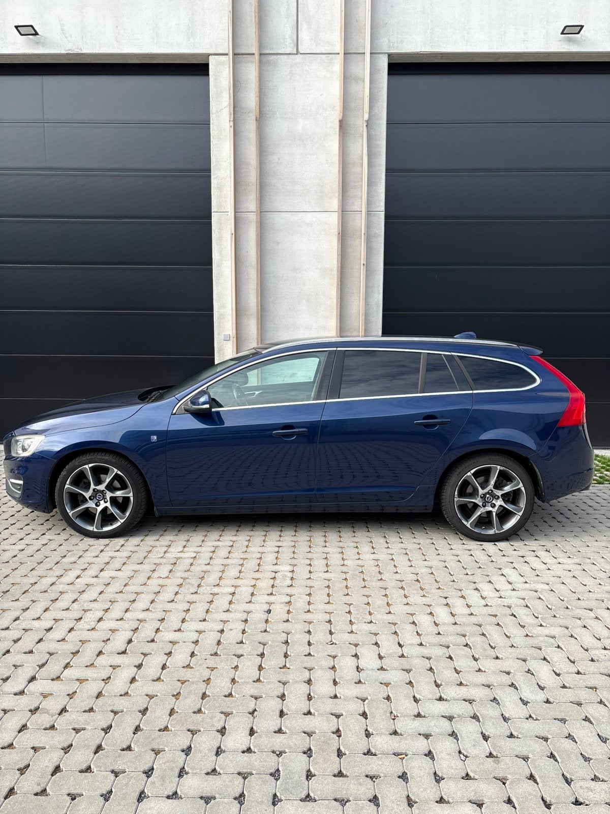 VOLVO V60 D4 // OCEAN RACE //128.XXX KM//12 MAANDEN GARANTIE, Auto's, Dealer onderhouden, 1969 cc, Blauw, Leder