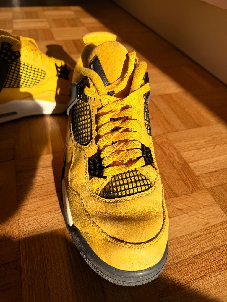 Air Jordan 4 Rétro « Lightning » (2021), Enlèvement ou Envoi, Autres couleurs, Nike, Porté