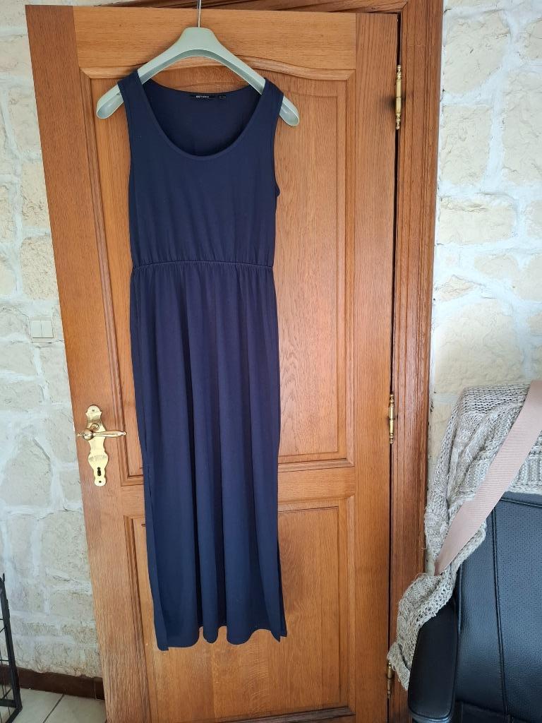 Robe longue bleue, Enlèvement, Neuf