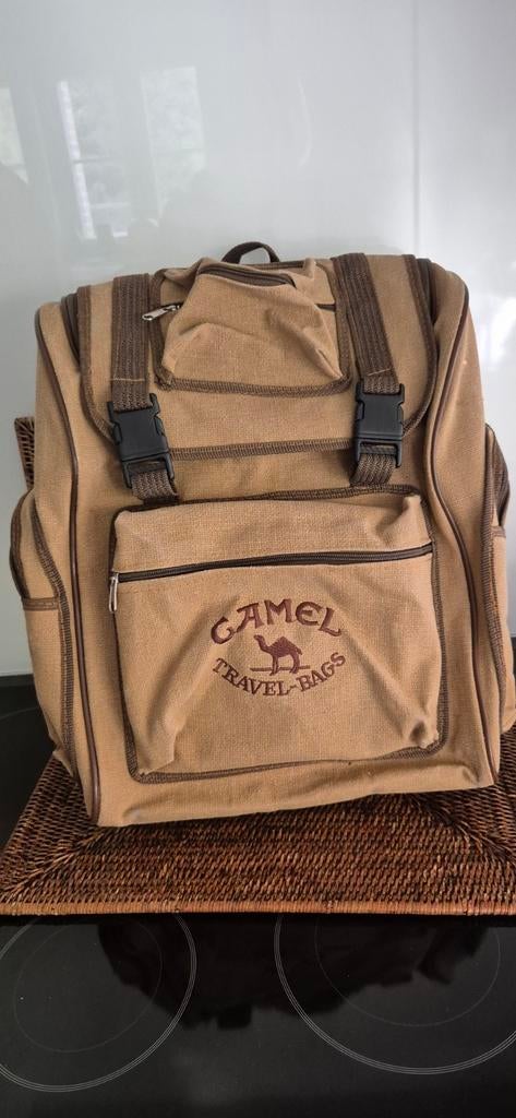 Camel Travel Bags, Ophalen