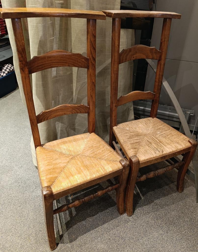 2 Kerkstoelen met biezen zitting, Huis en Inrichting, Ophalen, Gebruikt, Twee, Bruin