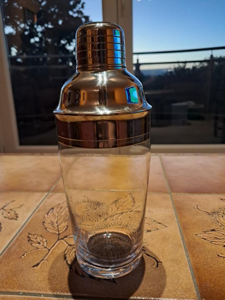 Beau shaker à cocktail en verre, également connu sous le nom, Enlèvement ou Envoi, Verre, Utilisé, Autres styles