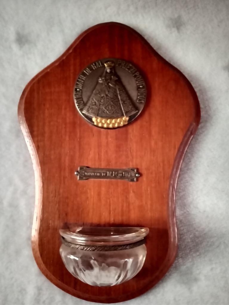 Bénitier en bois, Ophalen