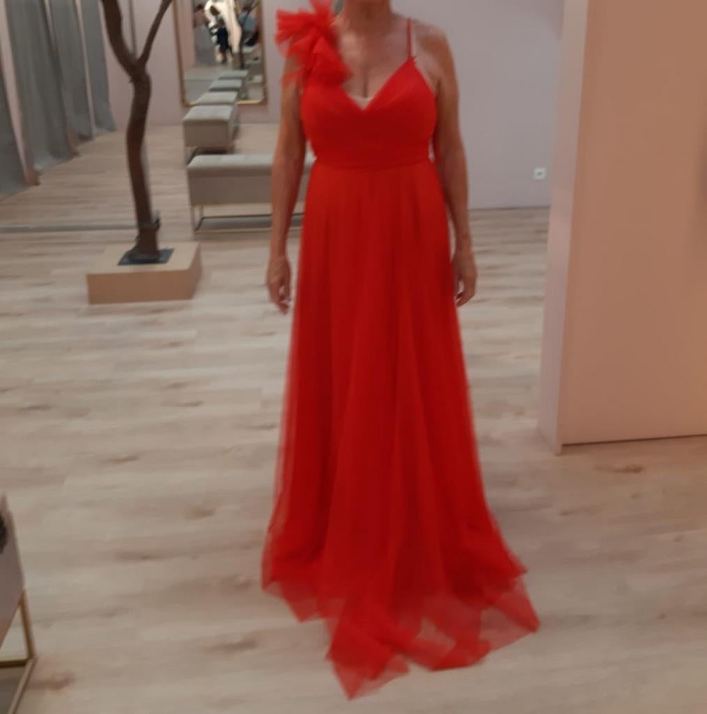 Robe de ceremonie  neuve, Enlèvement, Comme neuf