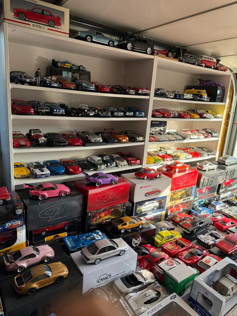 1:18 Miniatuur verzamelwagen van Modelauto, Hobby en Vrije tijd, Ophalen of Verzenden, Zo goed als nieuw, Auto, Overige merken