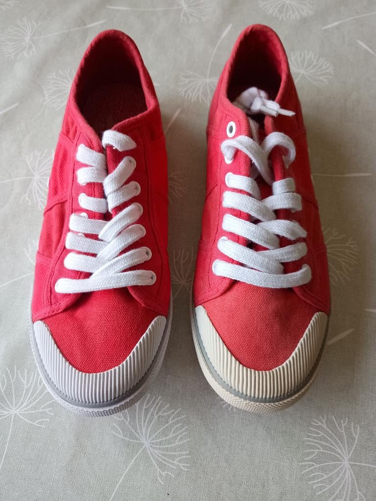 rode sneakers tbs, Nieuw, Ophalen of Verzenden, Sneakers, Rood