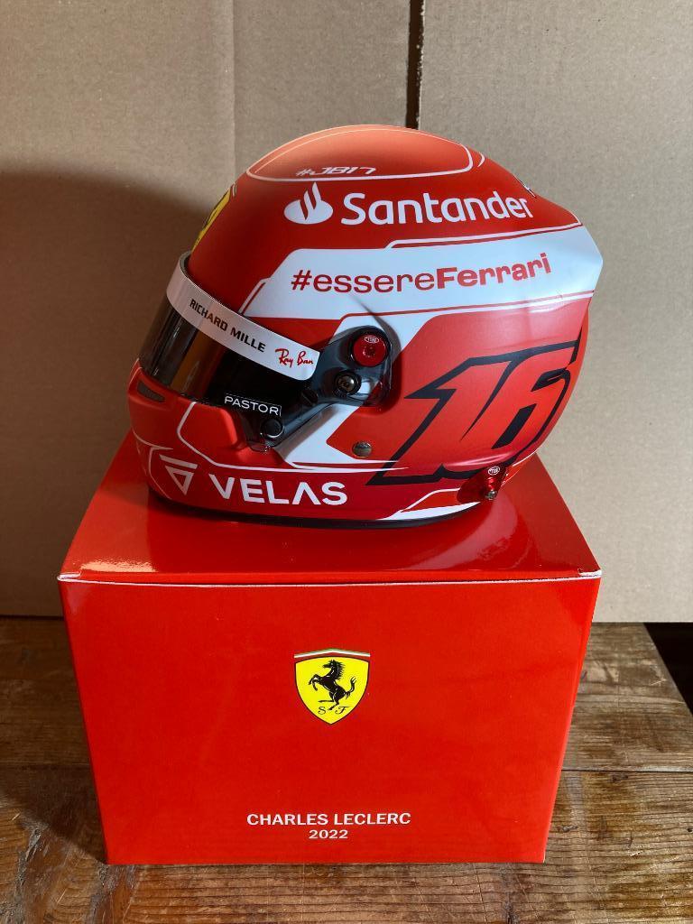 Charles Leclerc 1:2 helm 2022 Ferrari CL16 helmet F1, Ophalen of Verzenden, Nieuw, Formule 1