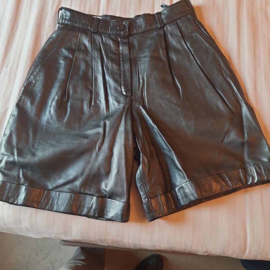 HAPPY HEIDEMANN*ZWARTE LEDEREN SHORT*NIEUW*SMALL*, Kleding | Dames, Broeken en Pantalons, Nieuw, Maat 36 (S), Zwart, Kort, Ophalen