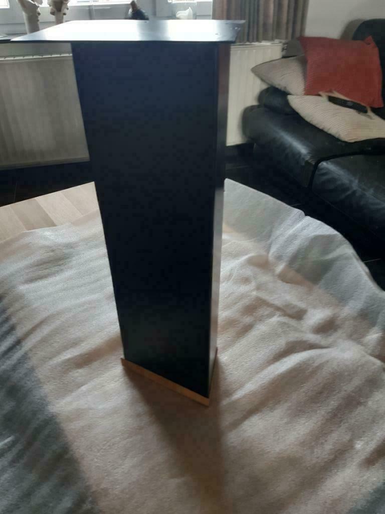 driehoekige metalen tafelpoten ( nieuw), Huis en Inrichting, Tafels | Eettafels, Ophalen, Nieuw, Overige vormen