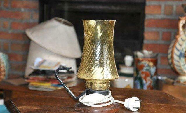 lampe d'appoint socle bois globe verre jaune "vintage"