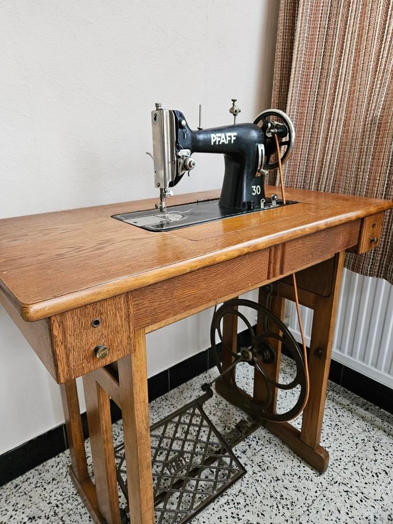 Mooi vintage naaimachine Pfaff 30, Enlèvement