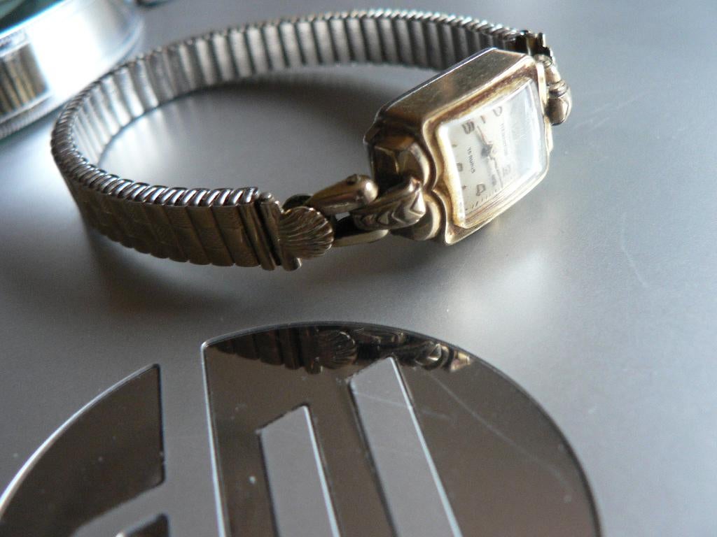Plaque Gouden  dameshorloge opwinder, Handtassen en Accessoires, Ophalen, Overige materialen, Gebruikt, Polshorloge