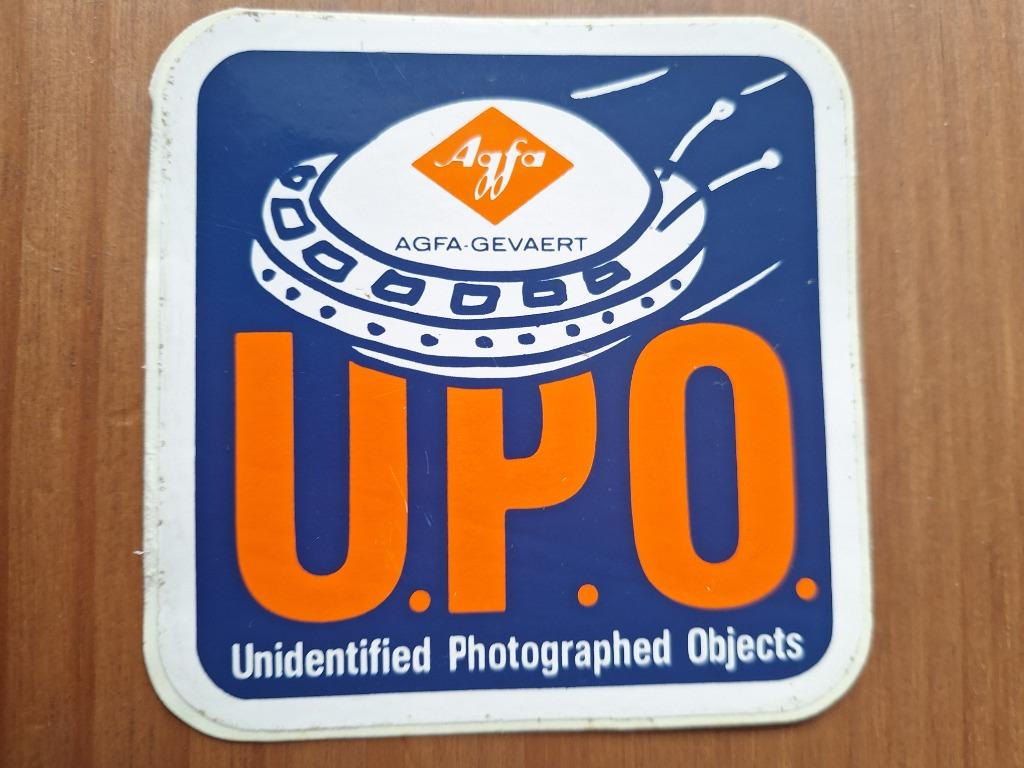 Vintage sticker Agfa-Gevaert cartoon U.P.O., Ophalen of Verzenden, Gebruikt, Bedrijf of Vereniging