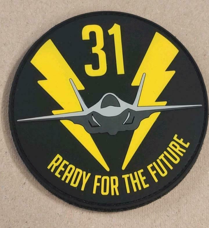 Belgische badges 31 SQN Kleine borgel, Ophalen of Verzenden, Luchtmacht, Embleem of Badge