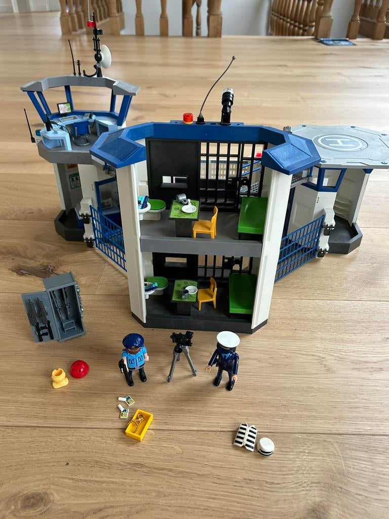 Playmobil 6872 6919 politiebureau met gevangenis, Kinderen en Baby's, Speelgoed | Playmobil, Ophalen, Zo goed als nieuw