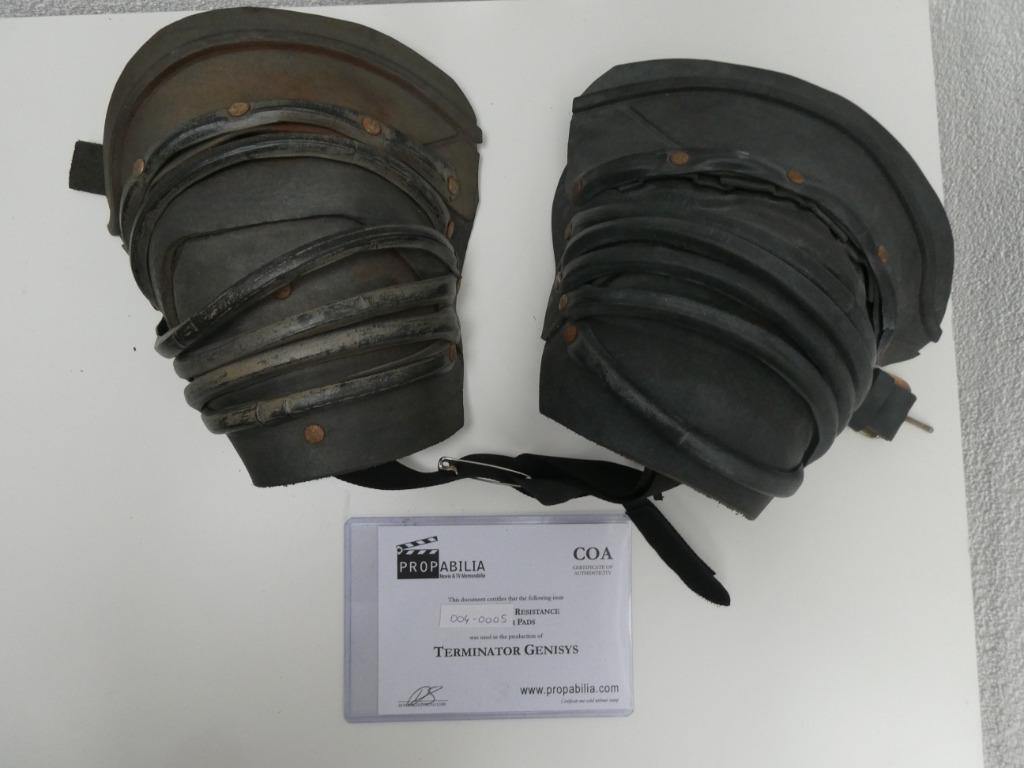 Terminator Genisys props shoulder pads (2 pieces), Ophalen of Verzenden, Gebruikt, Film
