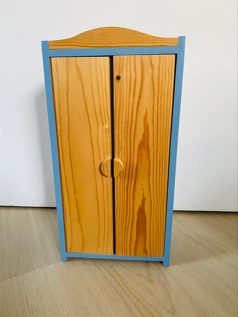 Houten kledingkast voor poppenkleding, Ophalen of Verzenden, Zo goed als nieuw