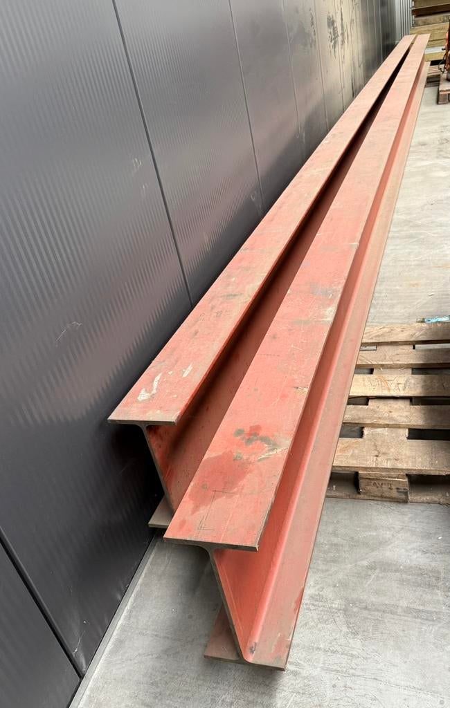 Lange poutrel 2 stuks 9m lang, Doe-het-zelf en Bouw, Ophalen