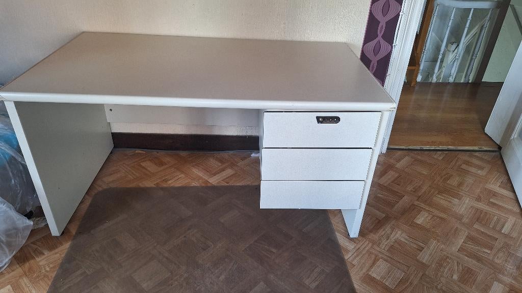 Bureau BULO, Ophalen, Gebruikt