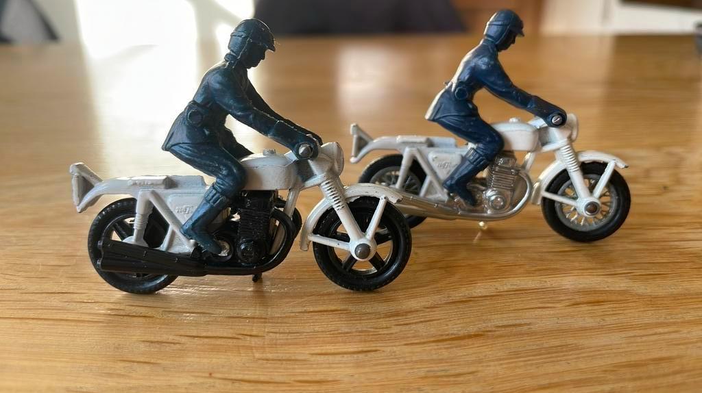2 Motors Lesney - HONDA 750- 1977, Antiek en Kunst, Verzenden