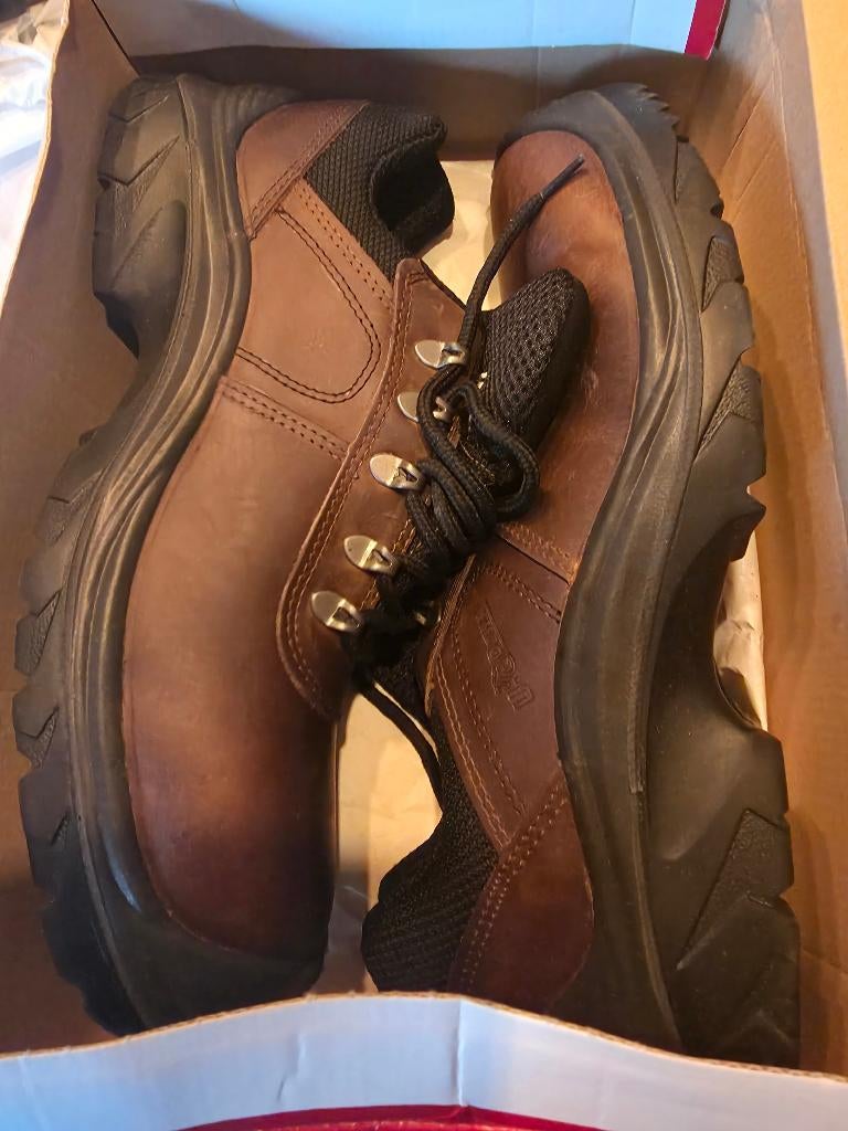 chaussure de sécurité neuves T44, Enlèvement, Neuf