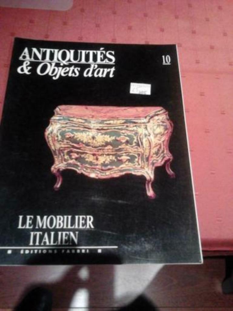 ANTIQUITES et objets d'art 10 - Mobilier Italien - Editions, Antiquités & Art, Enlèvement ou Envoi