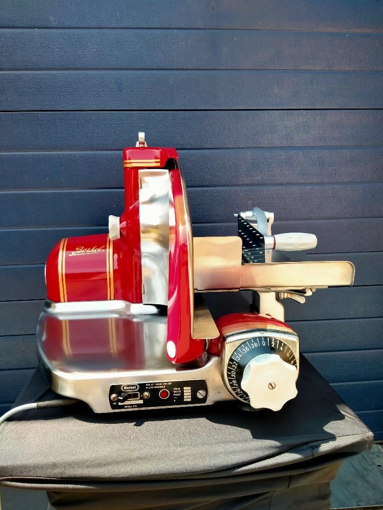 berkel 834 snijmachine div kleuren evt met weegschaal ., Huis en Inrichting, Ophalen, Zo goed als nieuw