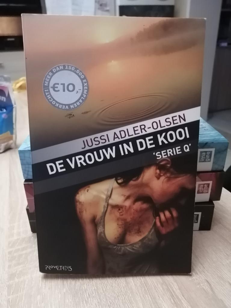 Jussi Adler Olsen - De vrouw in de kooi, Ophalen of Verzenden, Nieuw, Scandinavië