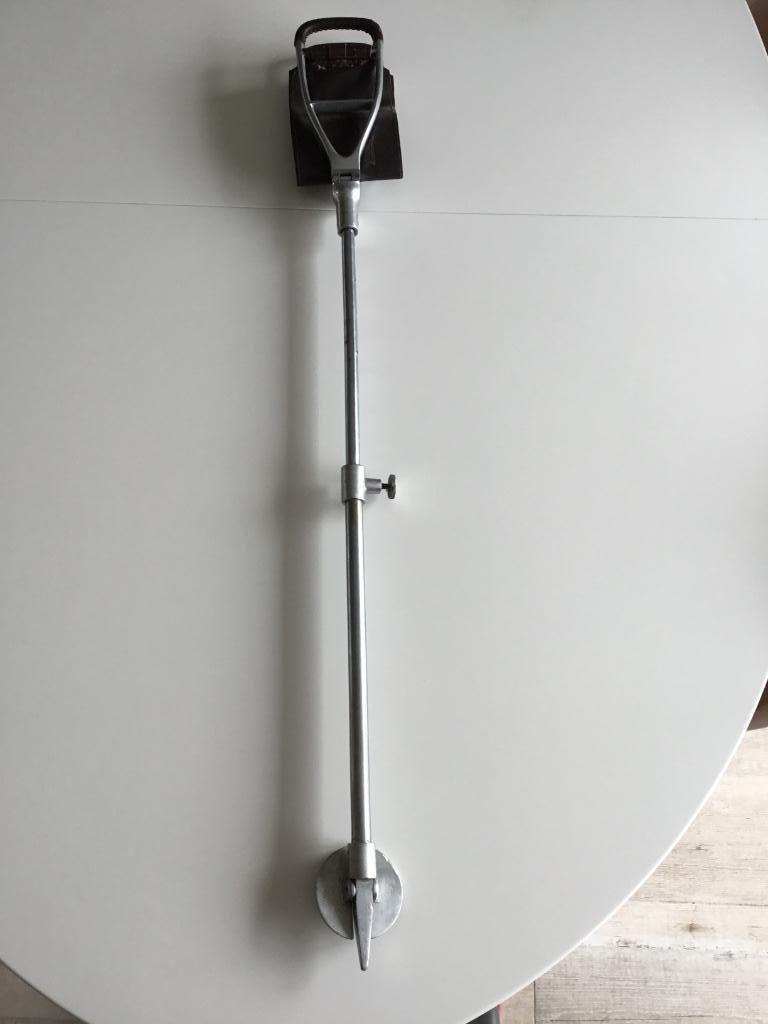 Ancien siege canne en métal, siege en cuir  pliable 87 cm, Enlèvement ou Envoi