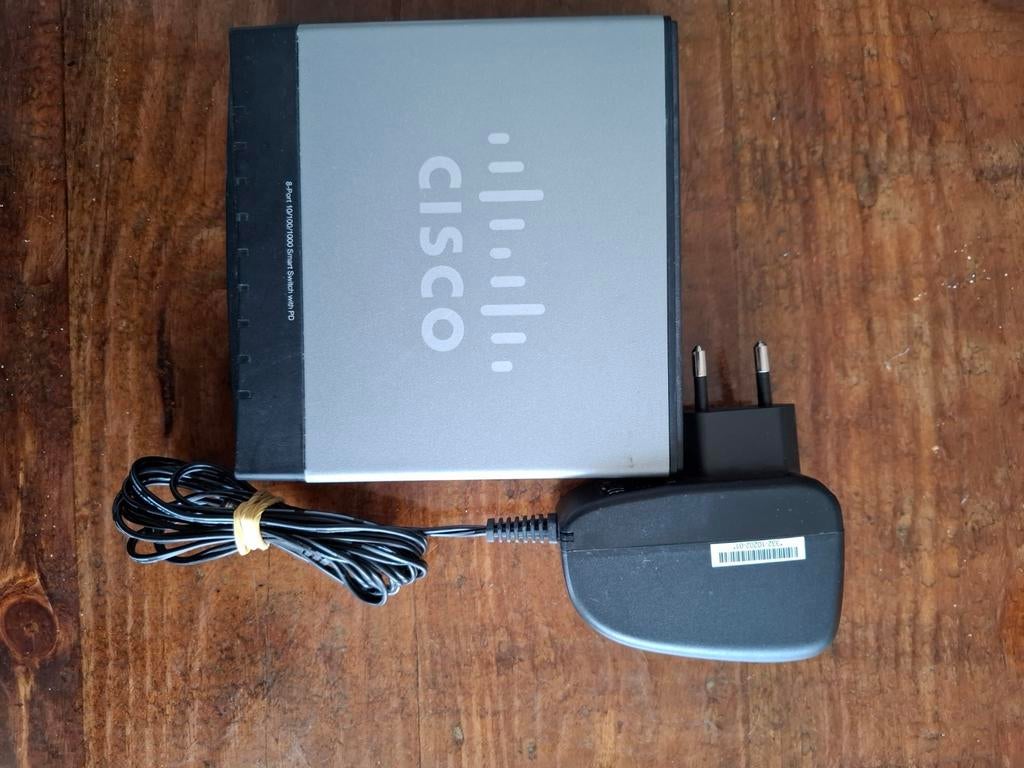 Cisco SLM2008 PoE Switch, Informatique & Logiciels, Commutateurs réseau, Comme neuf, Enlèvement ou Envoi