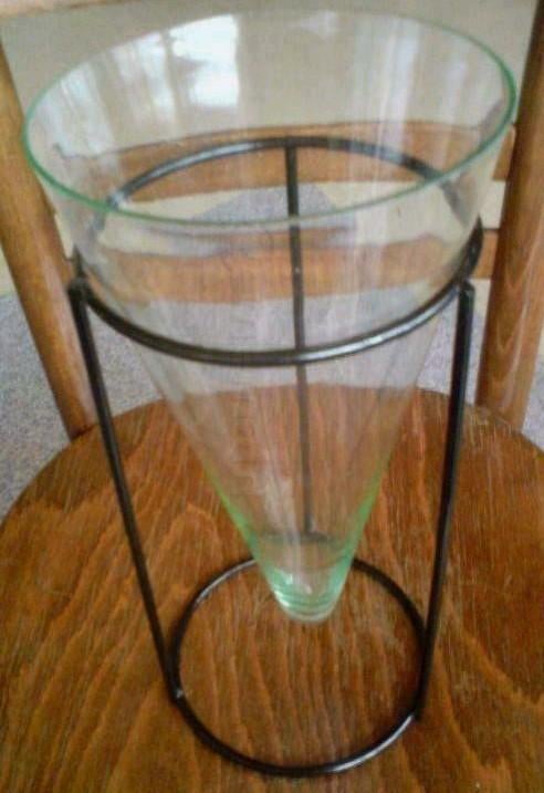 Grand vase rare forme et beau design couleur transparent/ver, Moins de 50 cm, Verre, Enlèvement, Utilisé