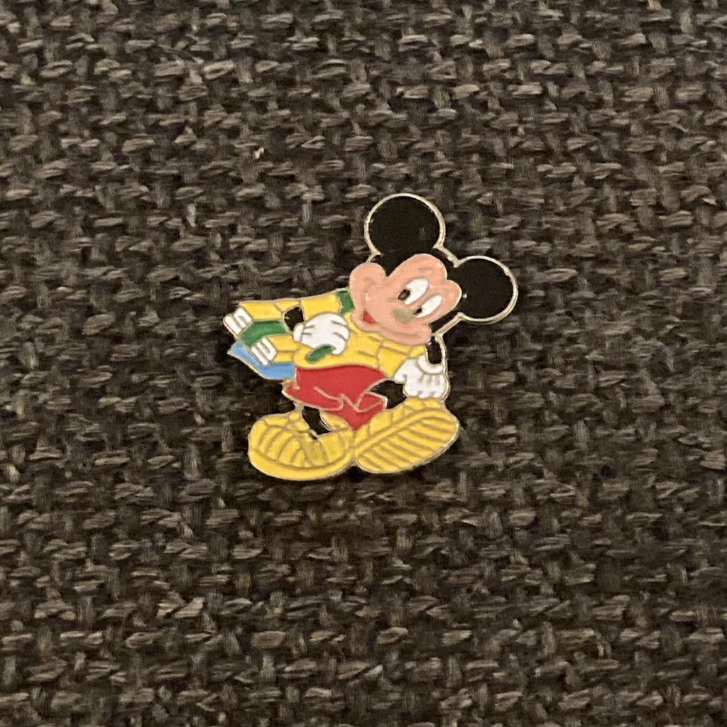 PIN - DISNEY - MICKEY MOUSE, Envoi, Utilisé, Figurine, Insigne ou Pin's