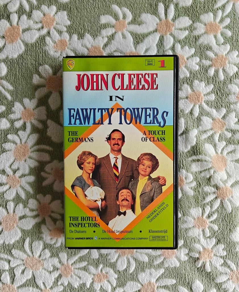 VHS - Fawlty Towers - John Cleese - Warner Bros- Vintage -€4, CD & DVD, VHS | Film, Tous les âges, Enlèvement, Utilisé, Comédie