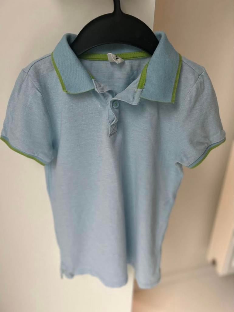 Leuke lichtblauwe polo - mt 134/140, Kinderen en Baby's, Kinderkleding | Maat 134, Ophalen of Verzenden, Zo goed als nieuw, Shirt of Longsleeve