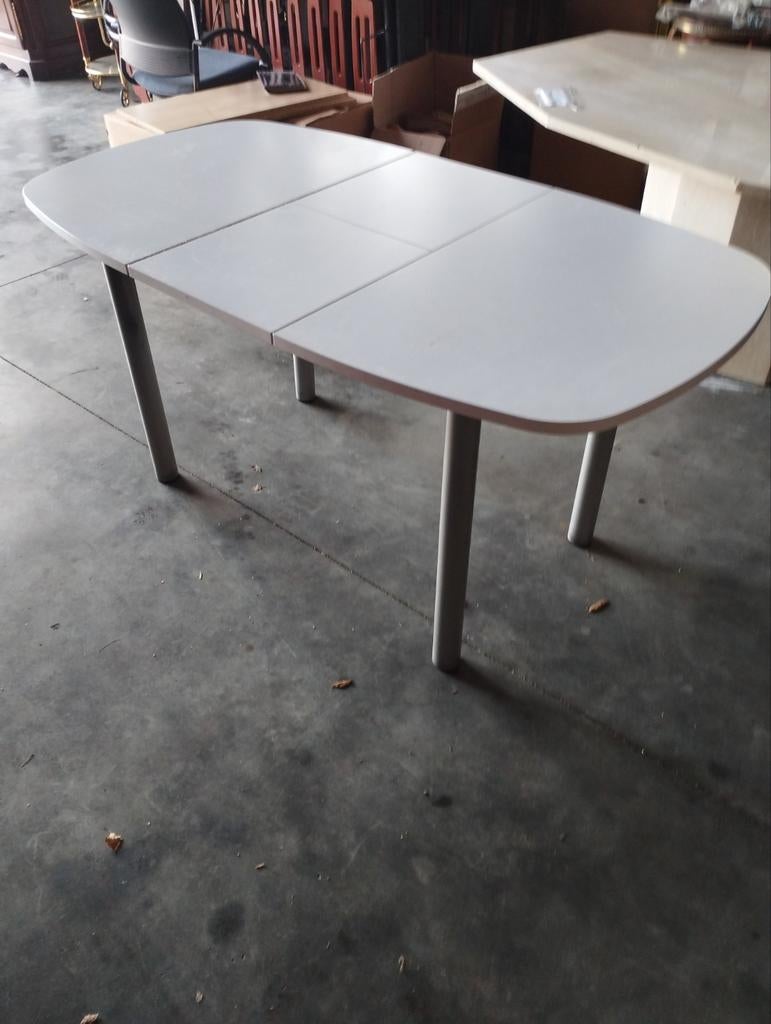Keuken tafel, wit, metalen poten, Ophalen