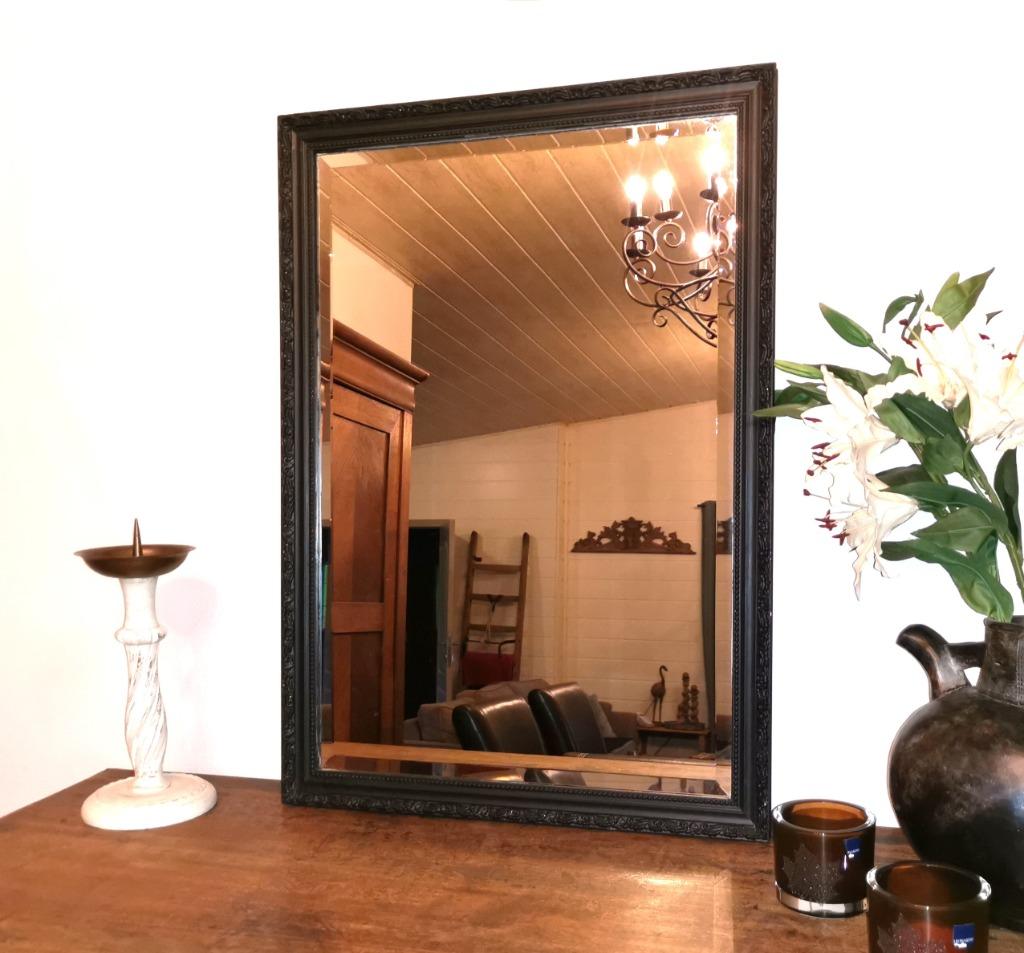 Grote oude zwarte spiegel met geslepen glas 79 x 56, Huis en Inrichting, Woonaccessoires | Spiegels, Zo goed als nieuw, 50 tot 75 cm
