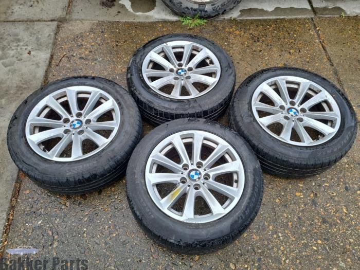Jeu de jantes sport + pneus d'un BMW X3, Autos : Pièces & Accessoires, Pneus & Jantes, Véhicule de tourisme, Utilisé, 3 mois de garantie