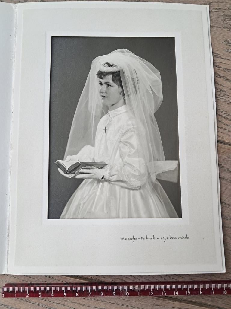 Oude communiefoto, genomen te Scheldewindeke, Ophalen of Verzenden